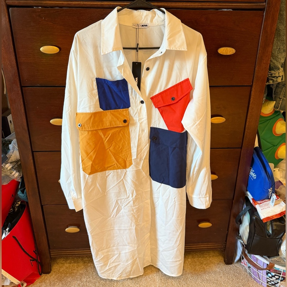 White Button-Up Shirt Dress with Colorblock Pockets - Picture 2 of 3